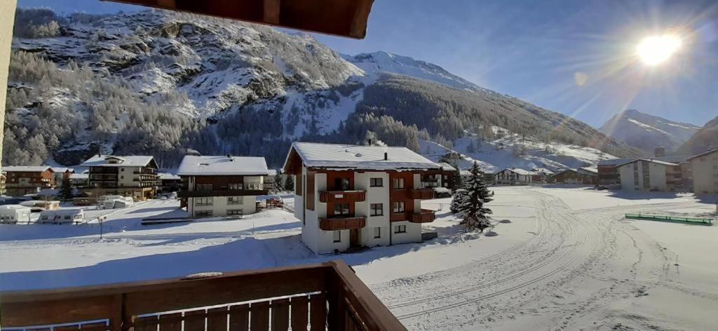 Free Cable Car & Bus In The Summer Haus L'Oree ساس-غروند المظهر الخارجي الصورة